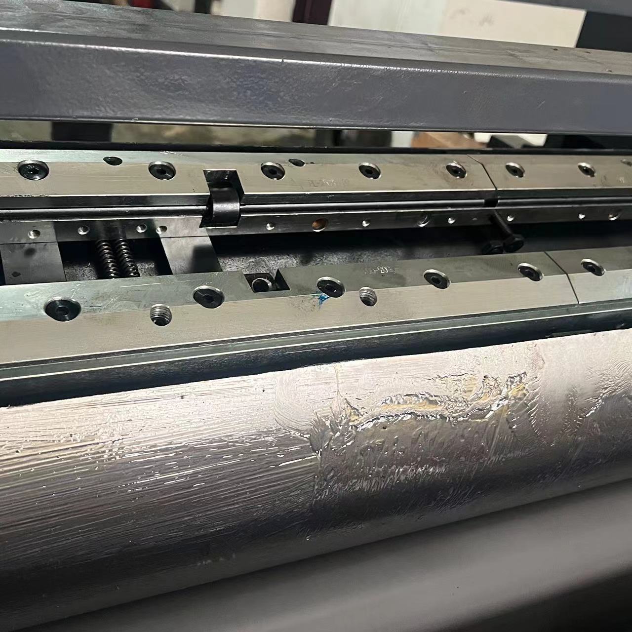 Wie ermöglicht Keramikanilox Roller sogar Ölbeschichtung in Spot UV?