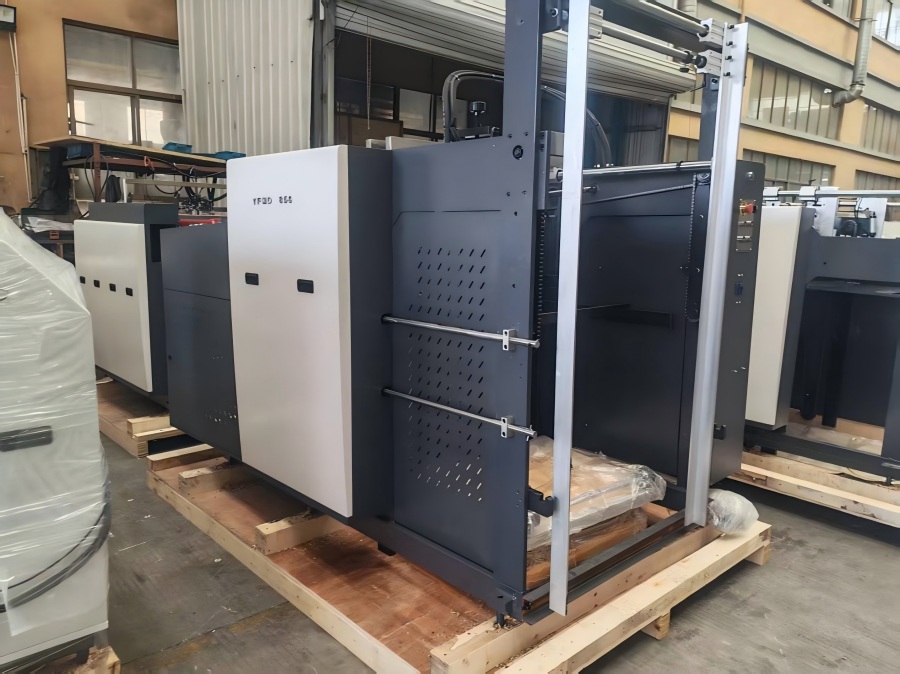 Die neue automatische Hochgeschwindigkeits-Laminiermaschine YFMD-850 von Star steht kurz vor der Auslieferung nach Thailand!